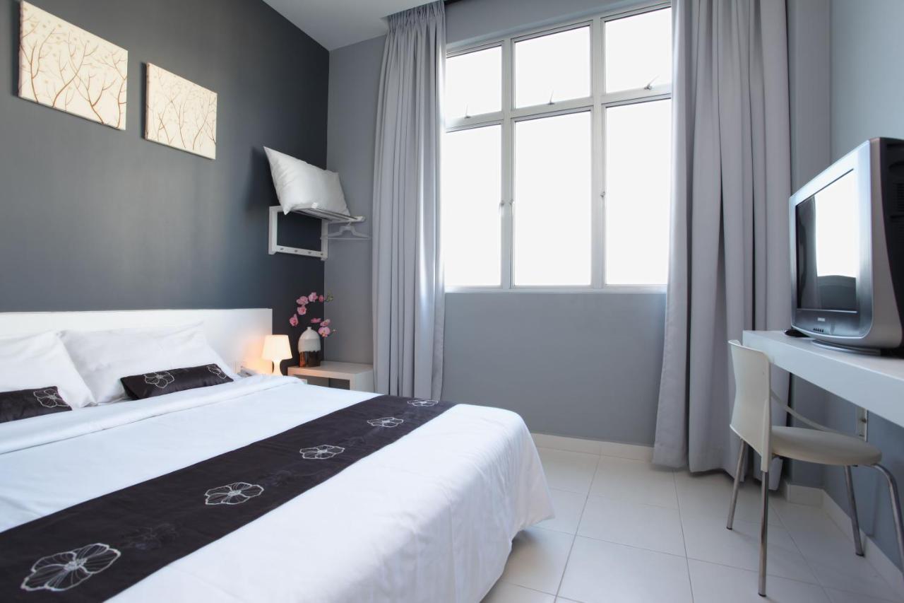 Wan Loong Hotel Pontian Kecil Buitenkant foto